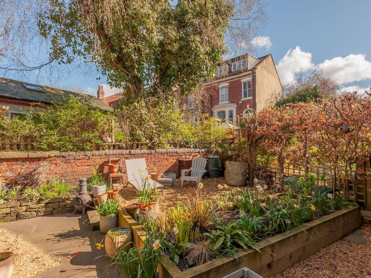 Pass The Keys Wonky Cottage With Amazing Garden Leeds  Dış mekan fotoğraf