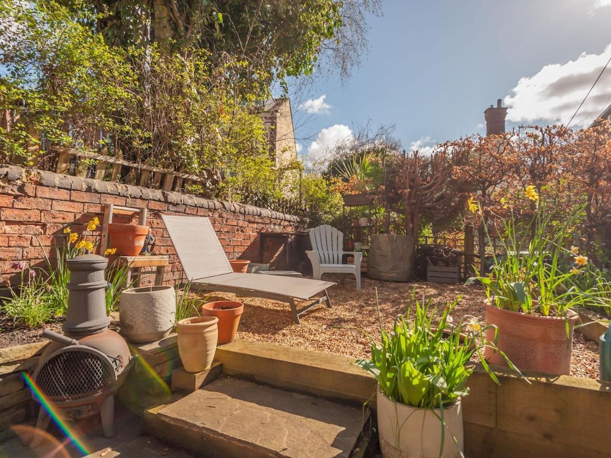 Pass The Keys Wonky Cottage With Amazing Garden Leeds  Dış mekan fotoğraf